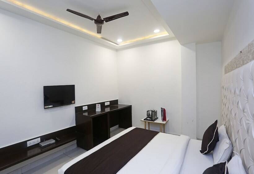 酒店 Central Grand By Oyo Rooms