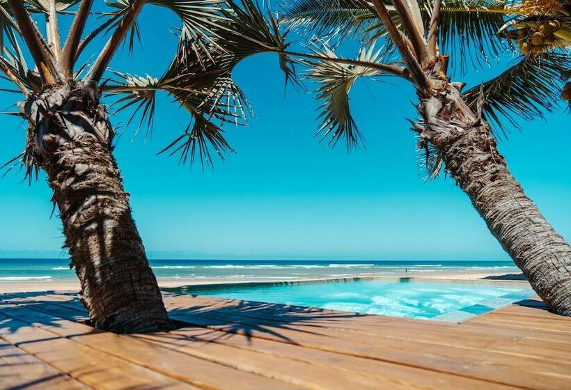 ホテル Eclectic Beach Retreat