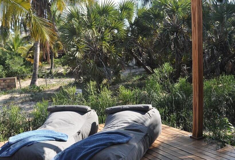 ホテル Eclectic Beach Retreat