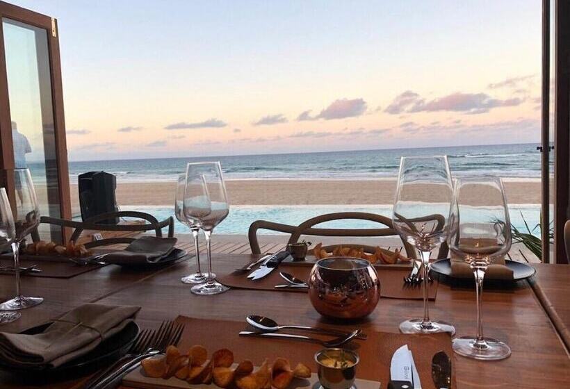 ホテル Eclectic Beach Retreat