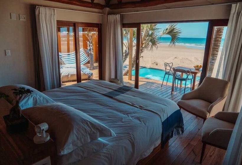 ホテル Eclectic Beach Retreat