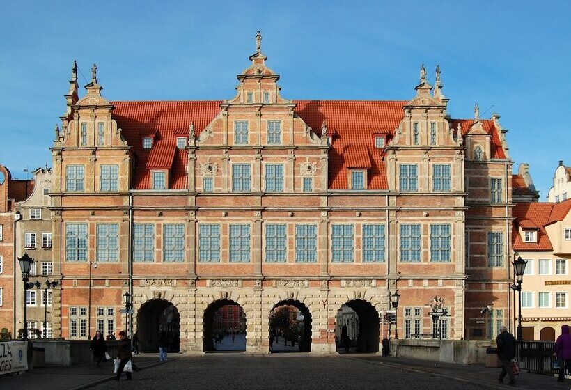 בית מלון כפרי Holiday Inn Gdansk   City Centre, An Ihg