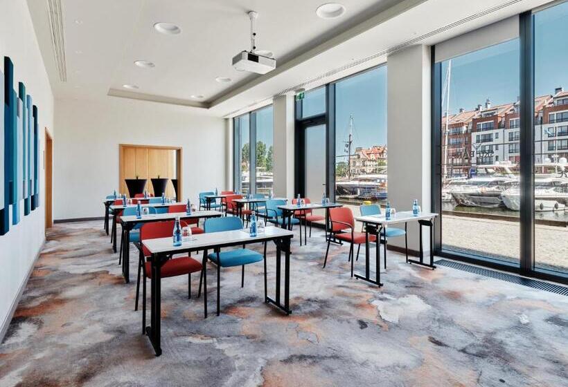 בית מלון כפרי Holiday Inn Gdansk   City Centre, An Ihg
