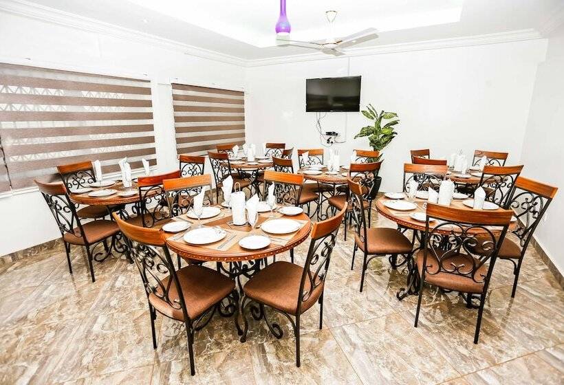 ホテル Jeyads Lodge