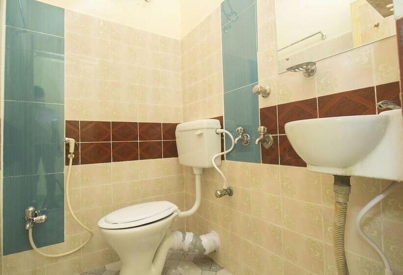 Отель Landmark By Oyo Rooms