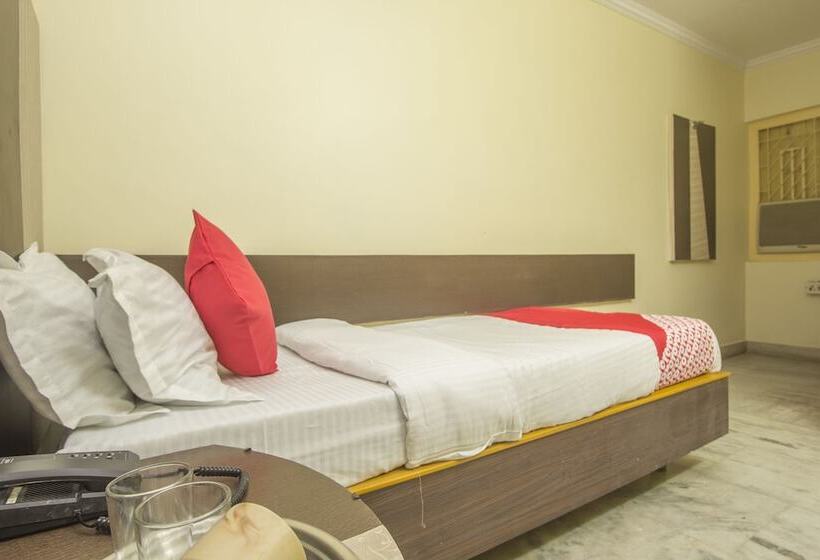 Отель Landmark By Oyo Rooms