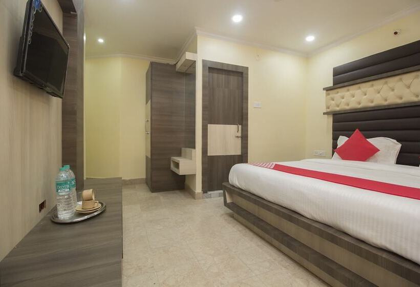 Отель Landmark By Oyo Rooms