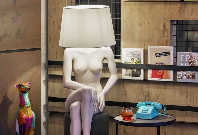 בית מלון כפרי Moxy Frankfurt Airport Kelsterbach