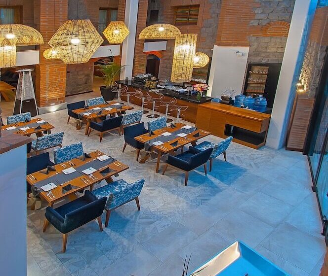 Отель Hospedaje Otavalo