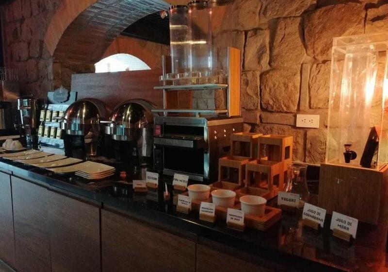 Отель Hospedaje Otavalo