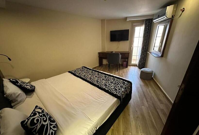 Panorama Ramsis Hotel & Cafe