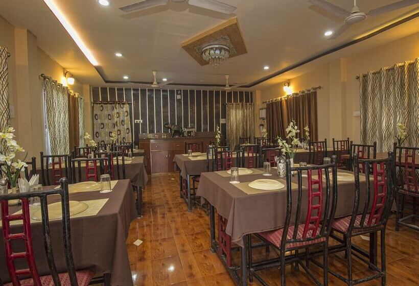 בית מלון כפרי Ruposhi Bangla Eco Resort By Oyo