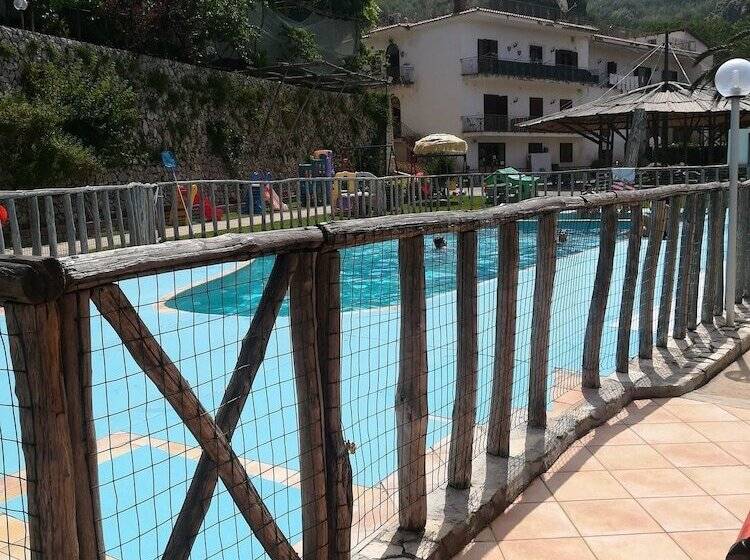 فندق ريفى Agriturismo Castanito