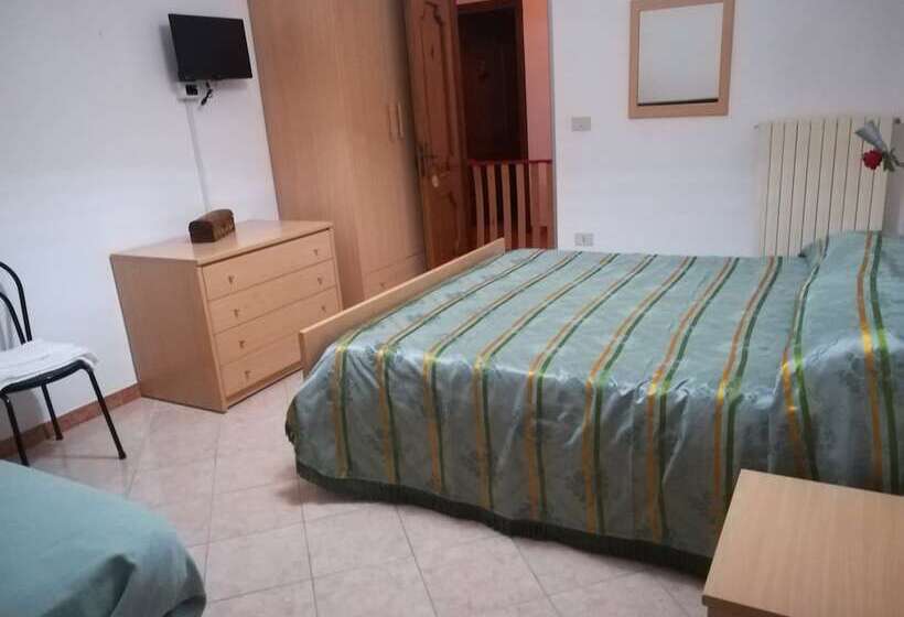 فندق ريفى Agriturismo Castanito