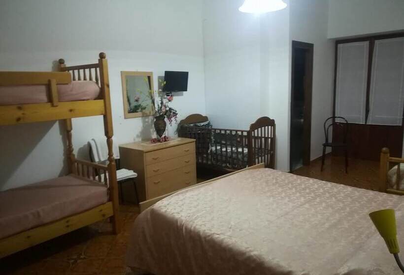 فندق ريفى Agriturismo Castanito