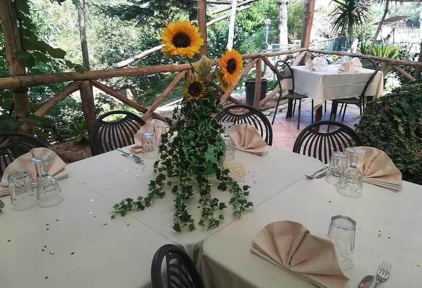 فندق ريفى Agriturismo Castanito