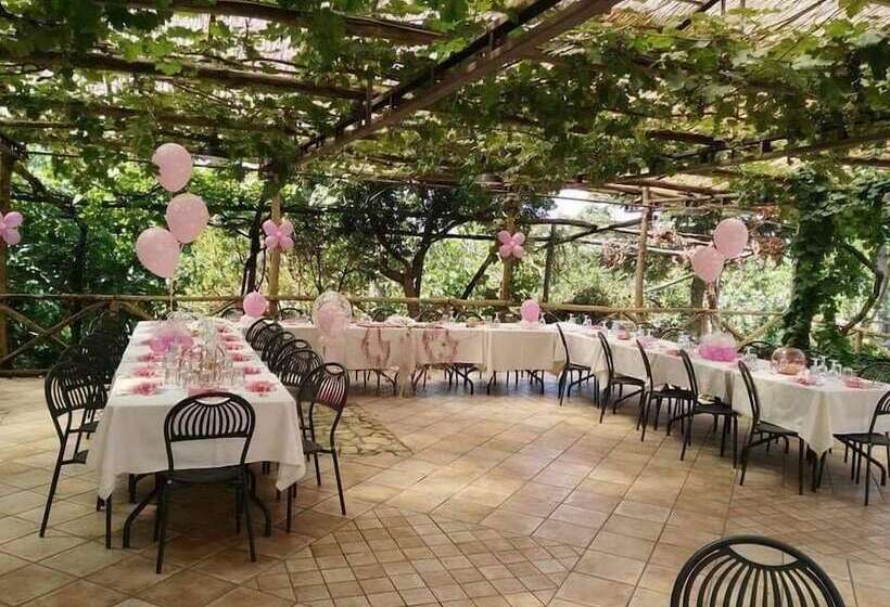 فندق ريفى Agriturismo Castanito