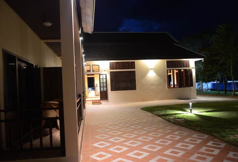 호텔 Saksiri Riverside Boutique