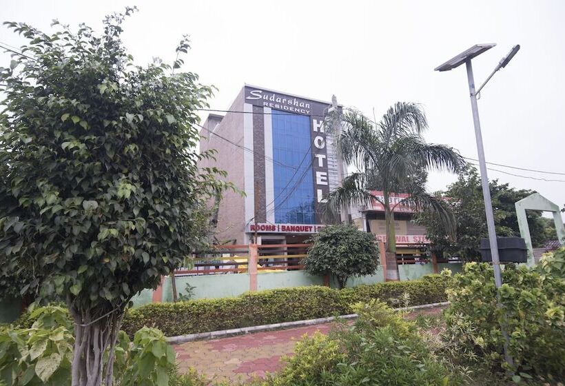 בית מלון כפרי Sudharsan Residency