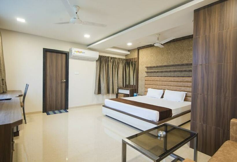 בית מלון כפרי Sudharsan Residency