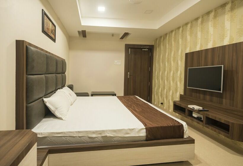 בית מלון כפרי Sudharsan Residency