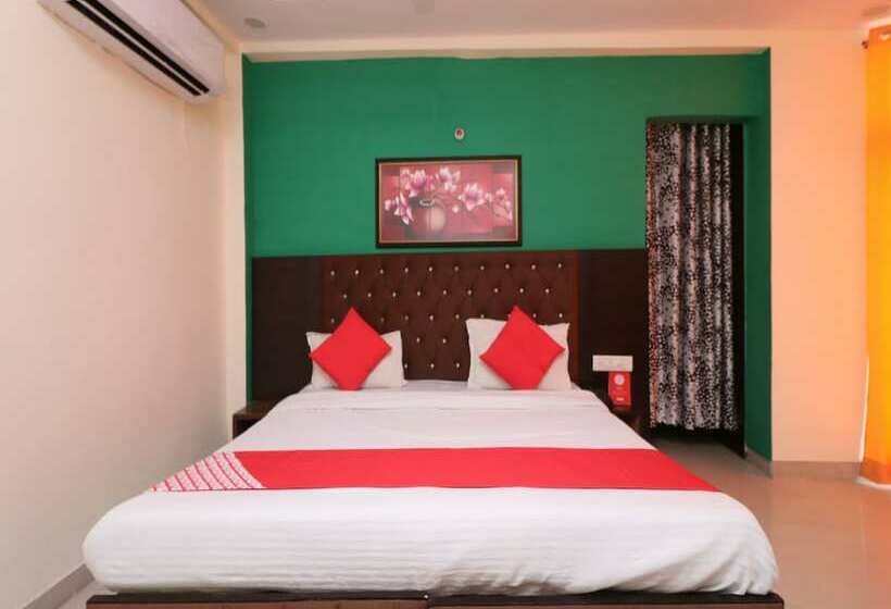 Отель Tajview Penthouse By Oyo