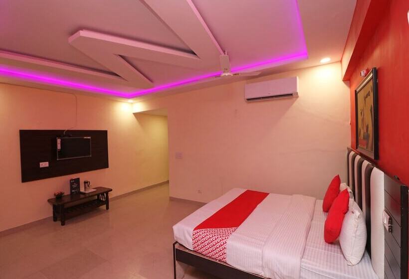 Отель Tajview Penthouse By Oyo