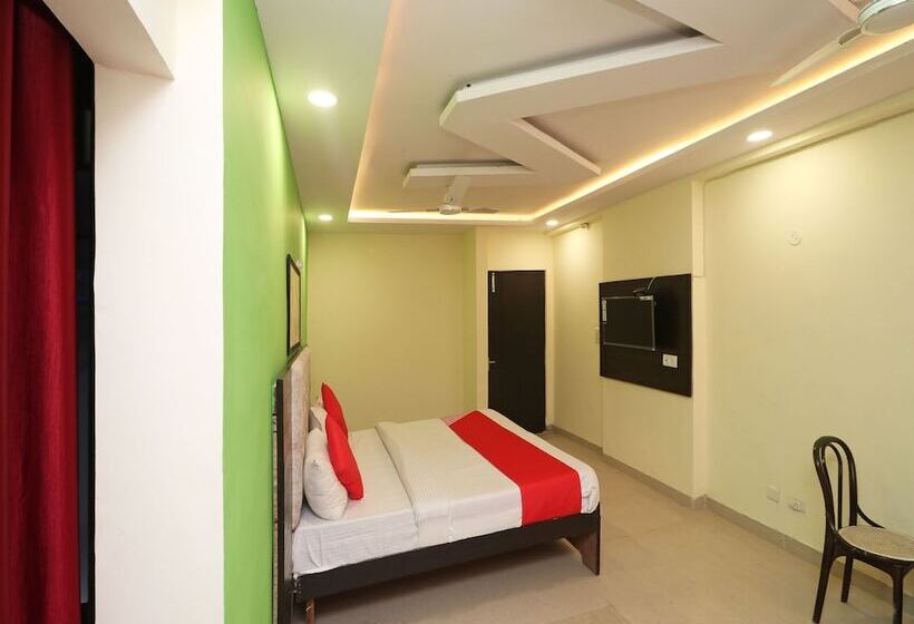 Отель Tajview Penthouse By Oyo