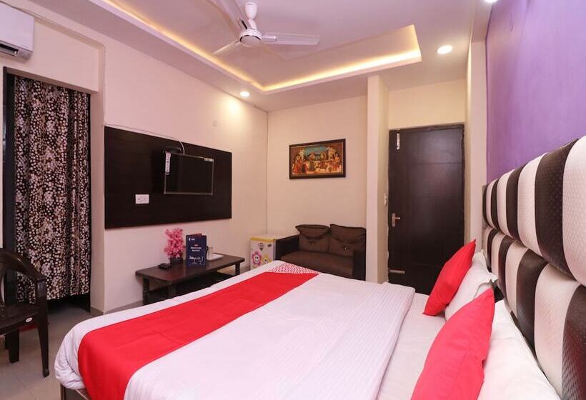 Отель Tajview Penthouse By Oyo