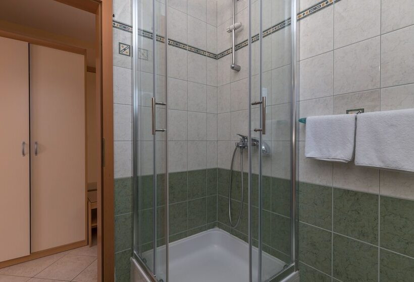 膳宿费 House Bakica