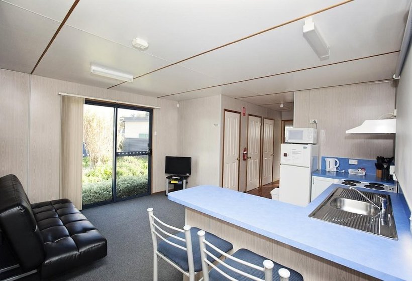 Seven Mile Beach Cabin And Caravan Park