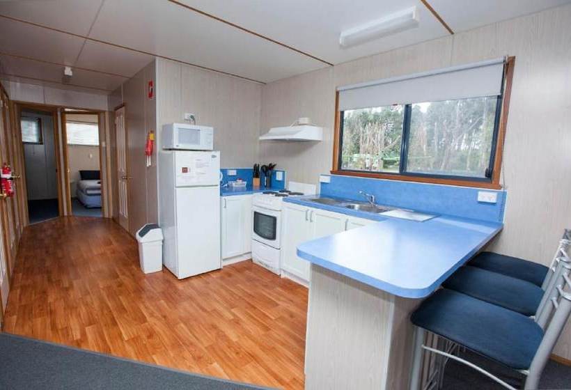 Seven Mile Beach Cabin And Caravan Park