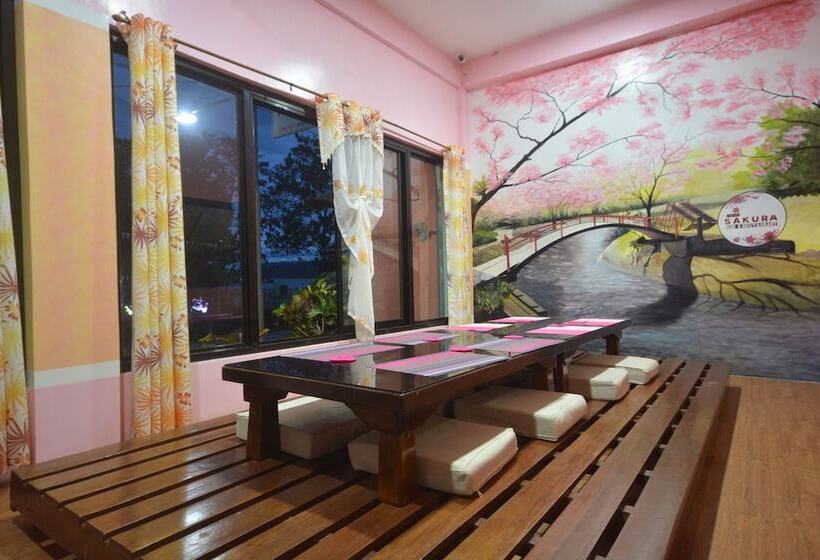 White Summerville Tourist Inn