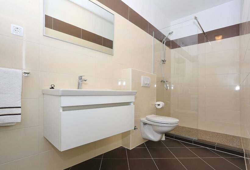 Apartments Villa Visnjik