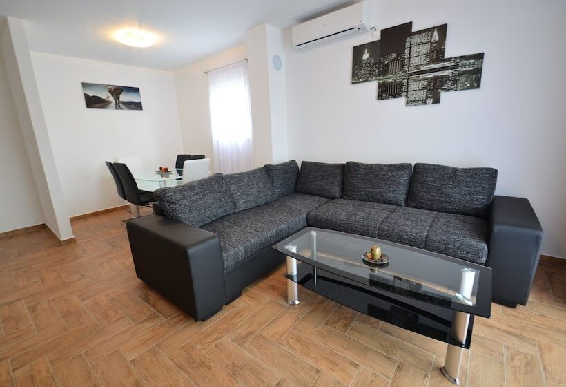 Apartments Villa Visnjik