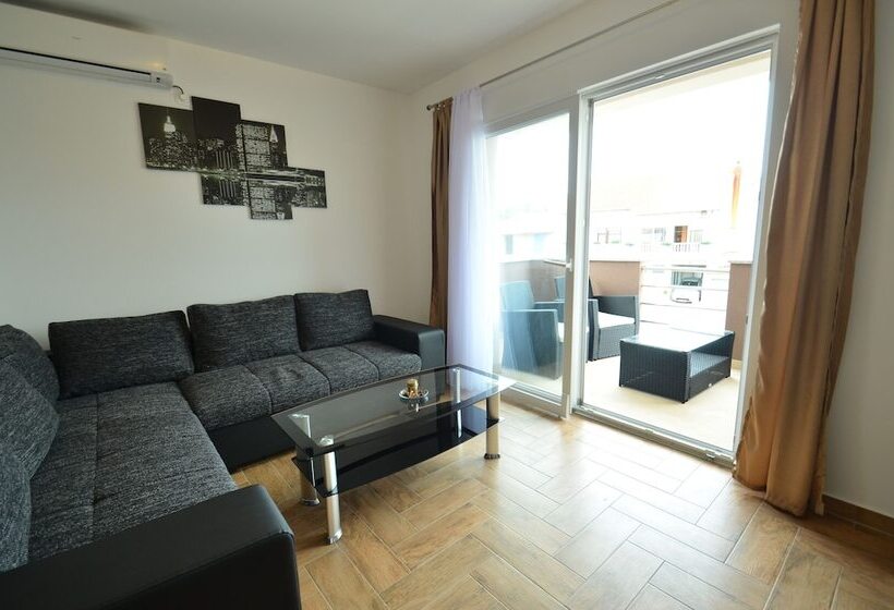 Apartments Villa Visnjik