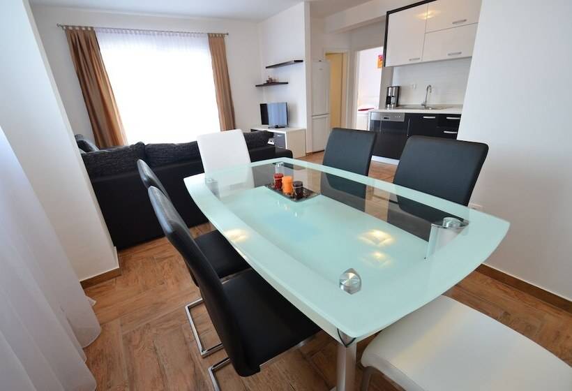 Apartments Villa Visnjik