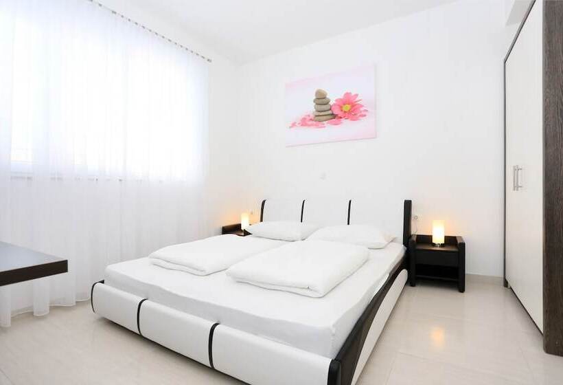 Apartments Villa Visnjik