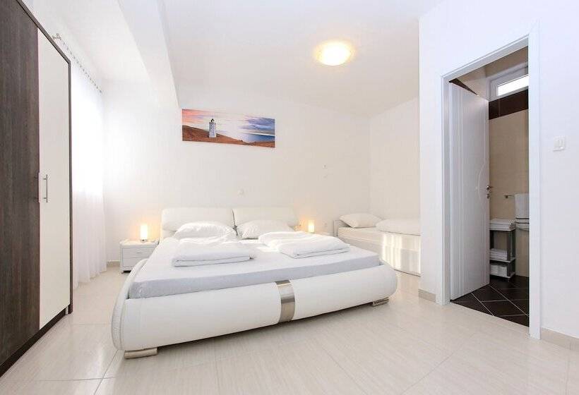 Apartments Villa Visnjik