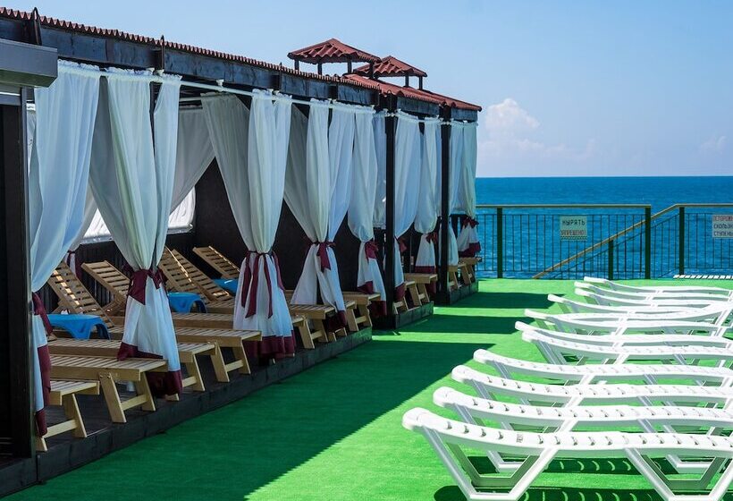 Azimut Hotel Prometey Nebug Tuapse