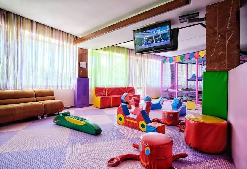 Azimut Hotel Prometey Nebug Tuapse