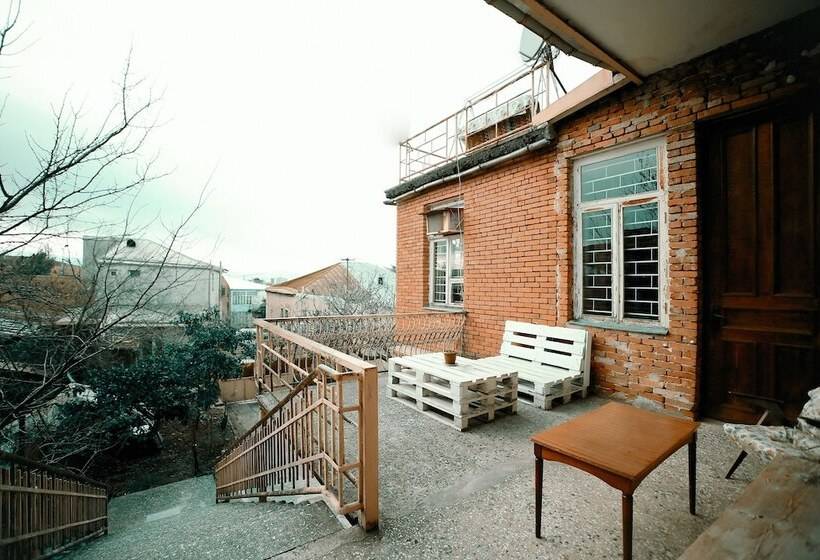 تختخواب و صبحانه Guest House Old Kutaisi