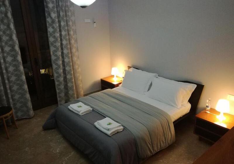 تختخواب و صبحانه Home La Kore