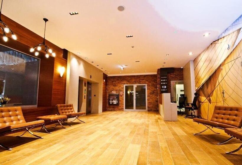 Waterlane Island Hostel&apartments