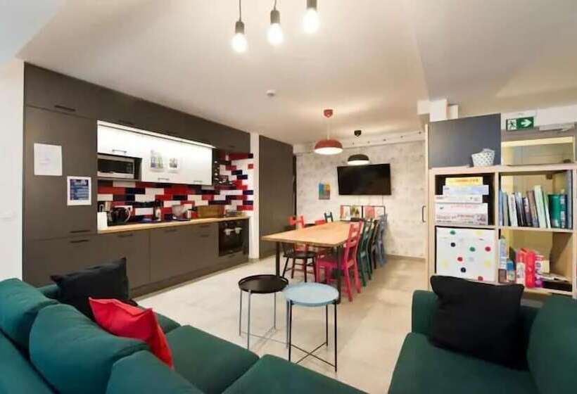 Waterlane Island Hostel&apartments