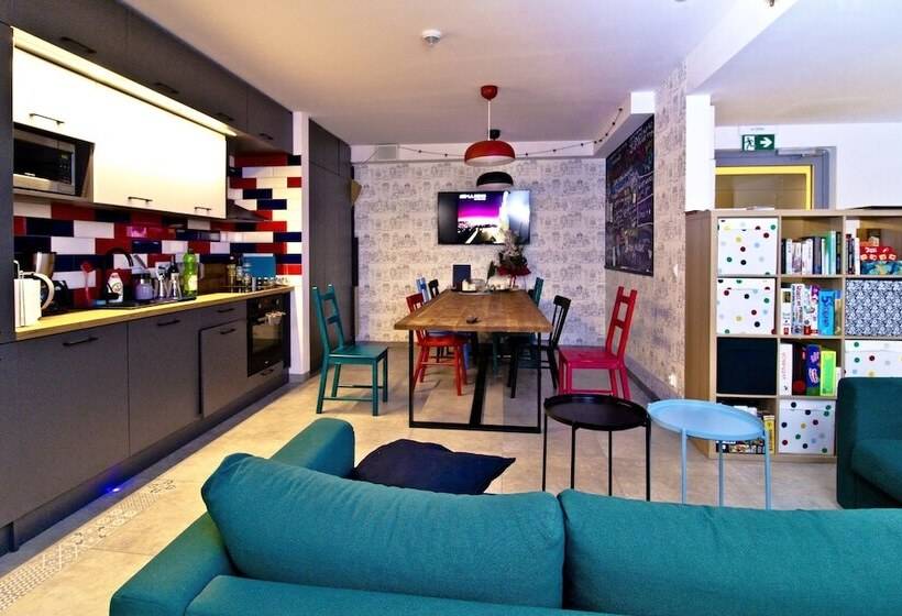 Waterlane Island Hostel&apartments