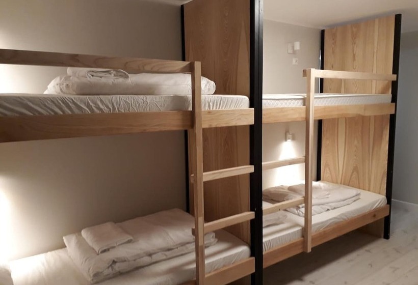 Waterlane Island Hostel&apartments