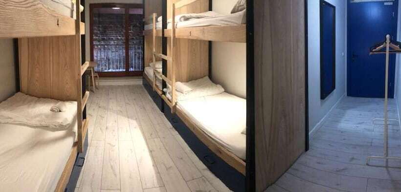 Waterlane Island Hostel&apartments