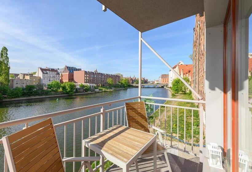 Waterlane Island Hostel&apartments