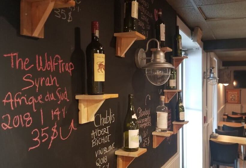 פונדק Auberge Happy Logis